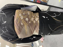 大出　由里子
